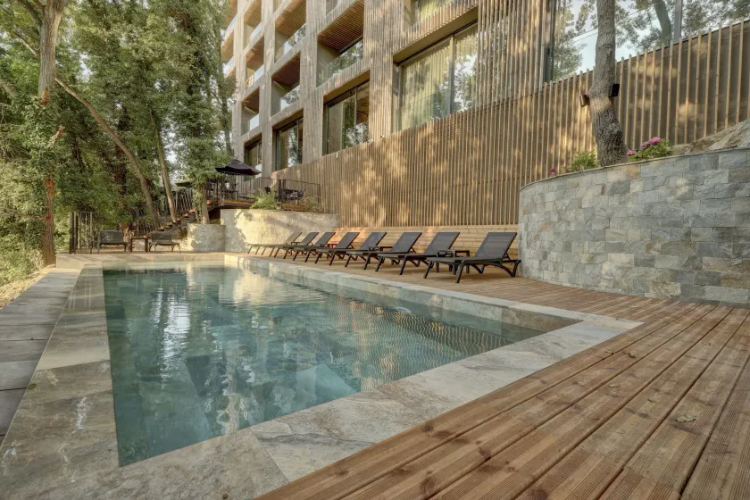 Umani Hotel - Free Beach - Free Parking - Image 1