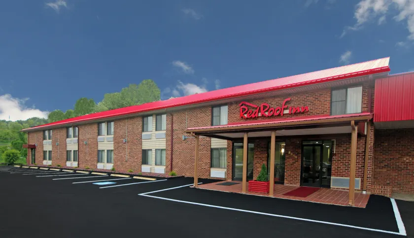 Red Roof Inn Hillsville - Image 1