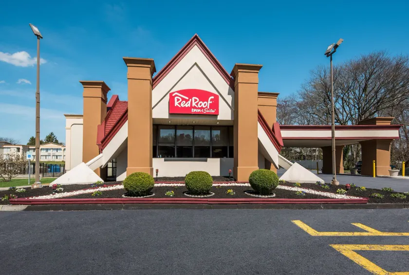 Red Roof Inn and Suites Newark - University - Image 1