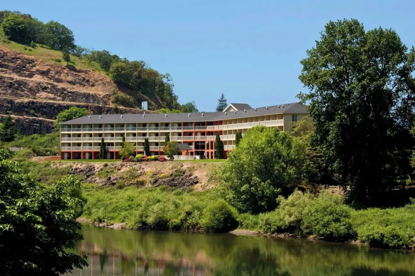 The Lodge at Roseburg - Image 1