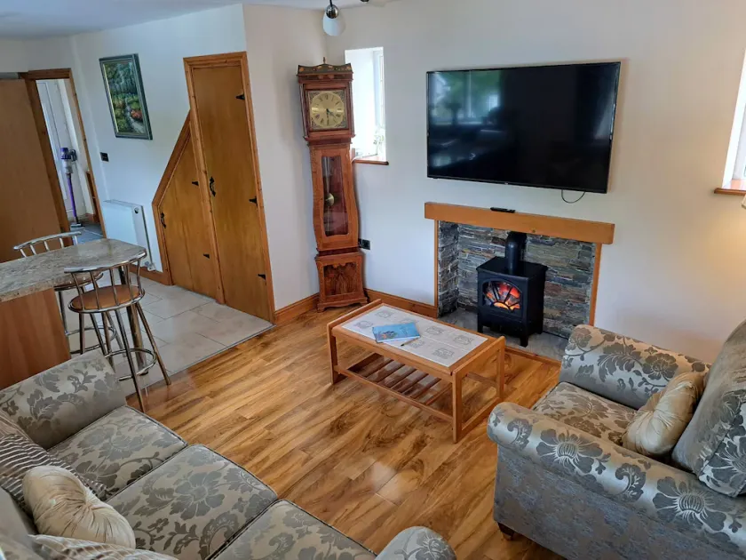 Tradional 2 bed cottage near Zip World, Beacons, Bike Park Wales  Waterfalls - Image 1