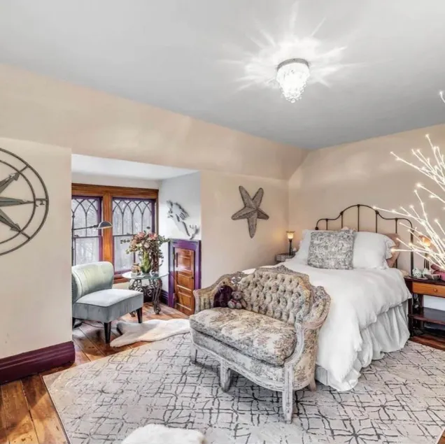 Tower Suite in Historic Mansion B&B, 9 min from Lambeau Field - Image 1