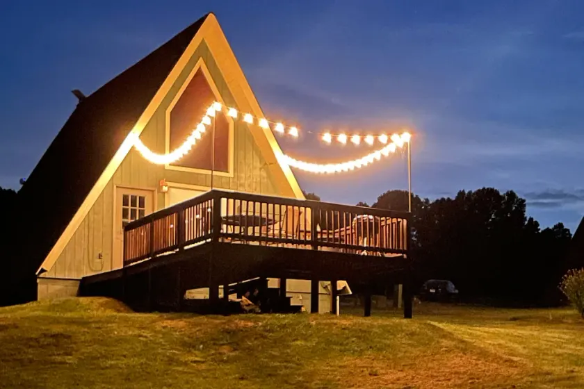Hot Tub, Sunrise Views, Stocked Pond - Image 1