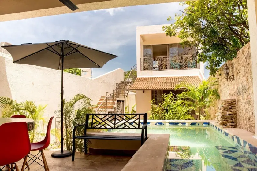 Casa Palmas by Majikal B&B - Image 1