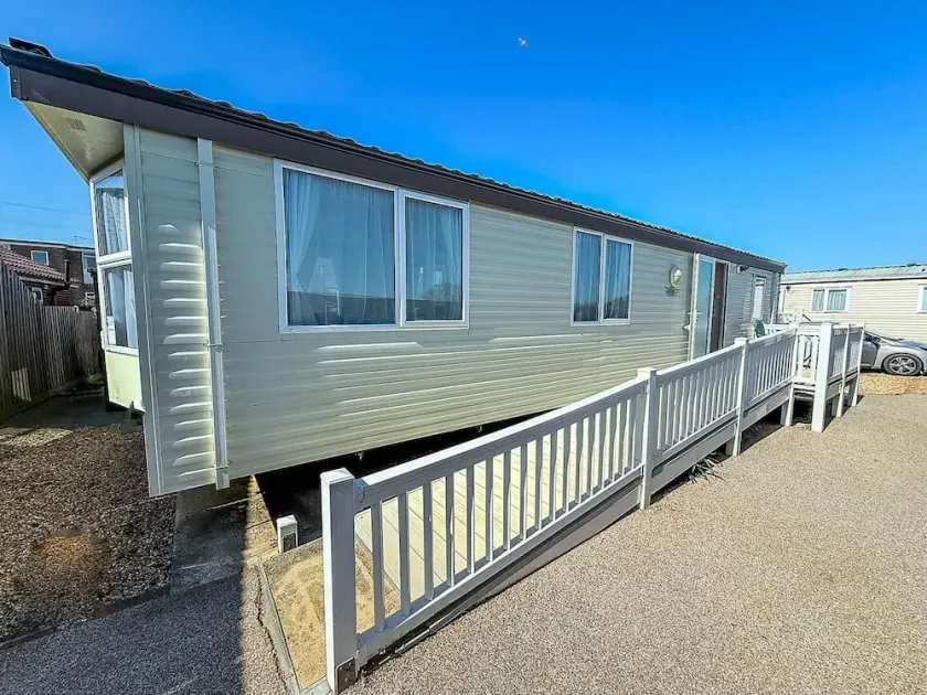 Wheelchair Friendly Caravan For Hire Norfolk Near The Beach Ref 13016L - Image 1