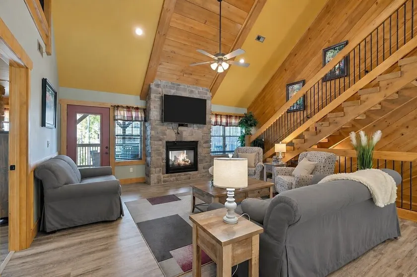 Splash Mountain Lodge - Image 1