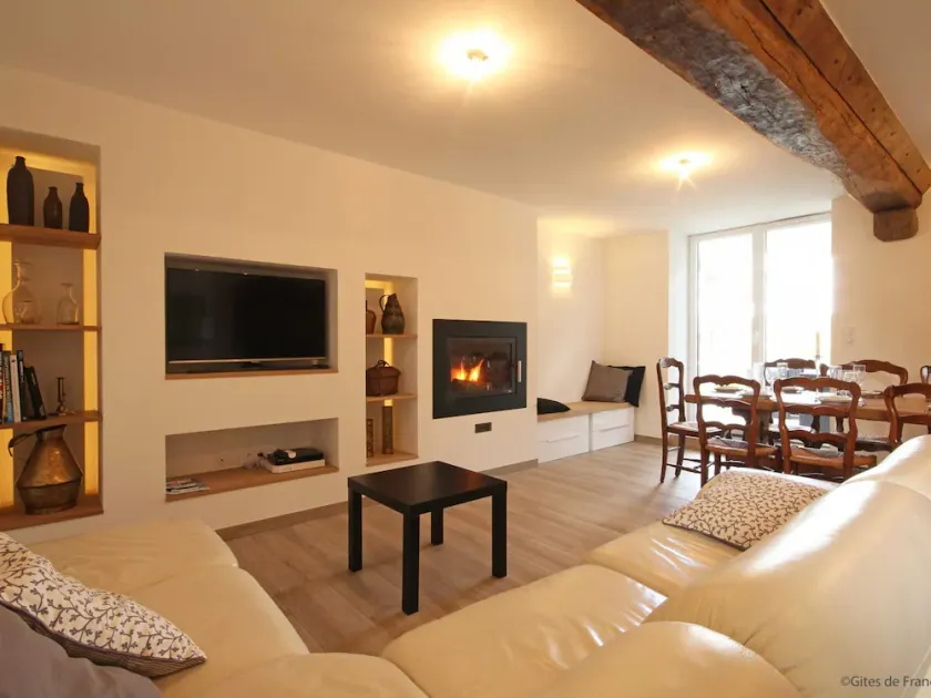 Gîte confortable avec animaux, jardin et wifi inclus, cadre paisible en Normandie - Image 1