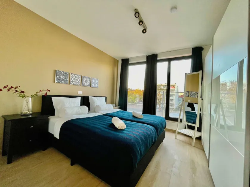 Sparkling City Suite Near Diamonds - Image 1