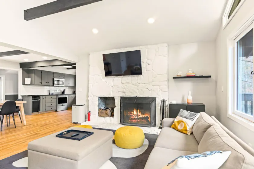 Stratton Mountain Ski Chalet: Hot Tub, Gameroom, Firepit, Grill, EV & Pond Views - Image 1