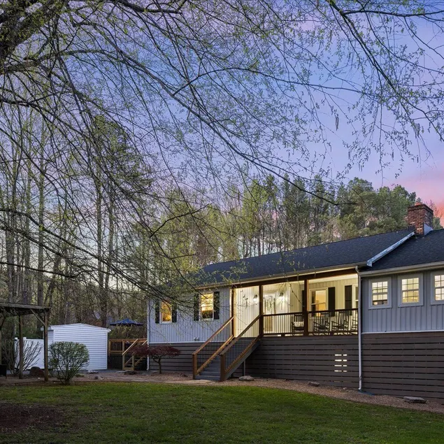 12 Bedroom Waterfront Cabins Pool Theater Game Room - Image 1