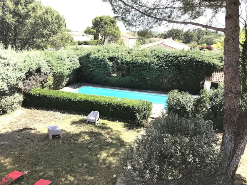 Maison de Famille Sous les Pins Avec Piscine - Image 1