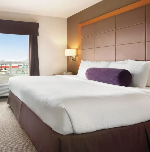 Days Inn Calgary Airport - Image 1
