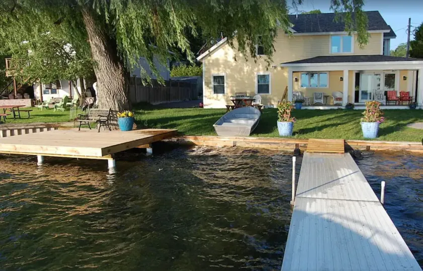 Relaxing Lakefront Retreat - Image 1