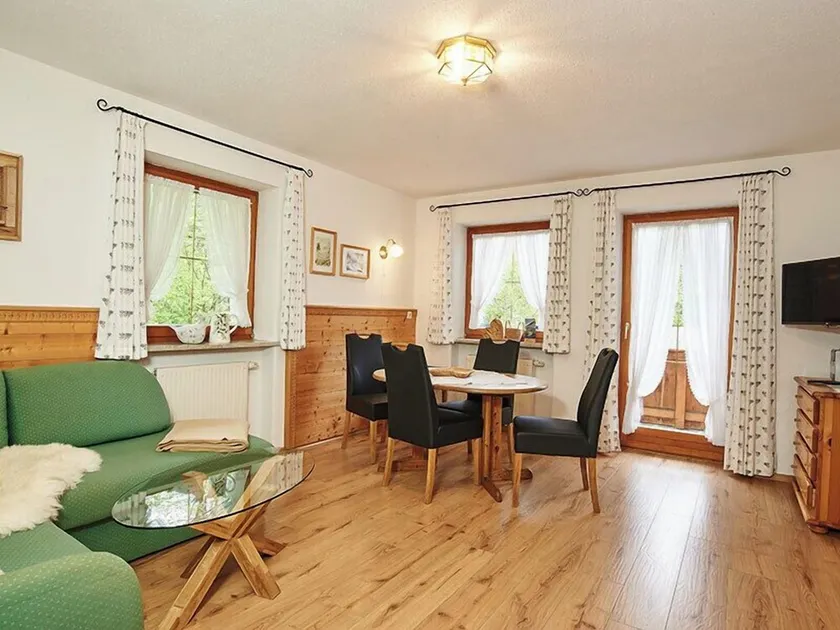 Ferienwohnung Regina für 2 Personen, 52 qm, 1 separates Schlafzimmer, Balkon - Image 1