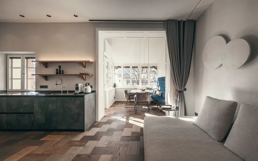 Apartment 901 - Image 1