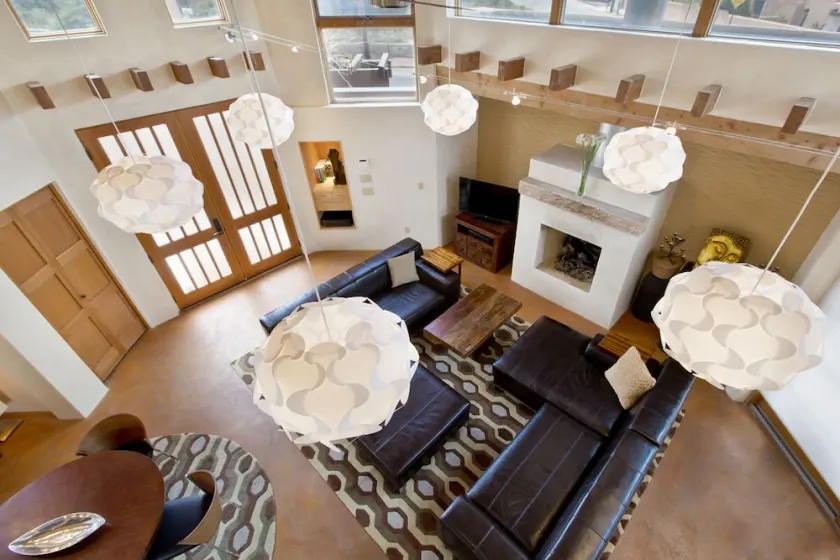 Marchez jusqu'à Plaza & Canyon Rd, ensoleillé et lumineux! Parfait pour la famille et les amis! - Image 1