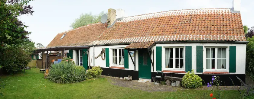 Rustic cottage near the beach on Ortstand of Oostduinkerke. - Image 1