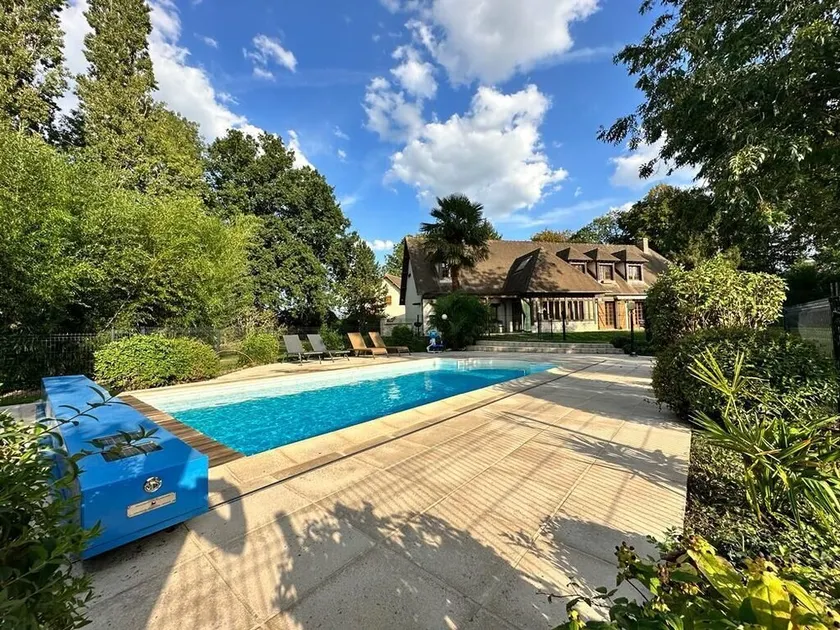 House with swimming pool, 1 hour from Paris and 1 hour from Normandy beaches! - Image 1