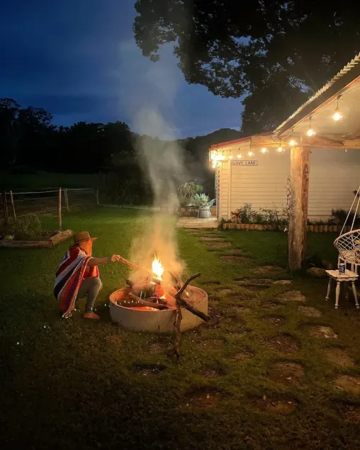 Love Lane Farmstay- Romantic couples Cottage Escape - Image 1