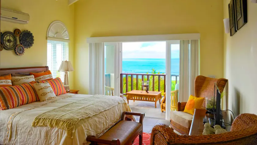 Beautiful Shoal Bay Condo Penthouse for 2-6 Guests - Image 1