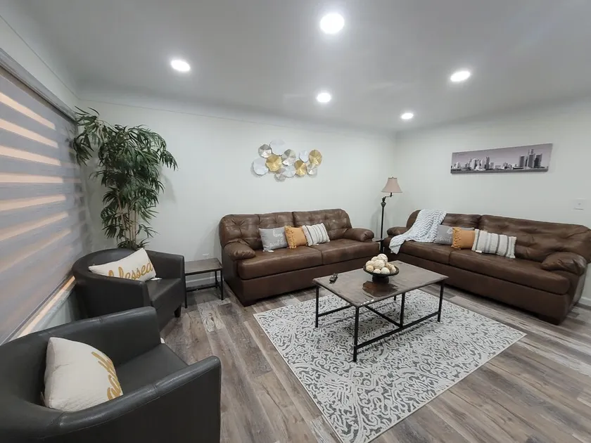 Peaceful Family-Friendly 3BR Home – Renovated, 20 Mins to Detroit – Monthly Only - Image 1
