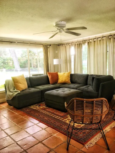 Stylish Spacious apartment near downtown San Antonio - Image 1