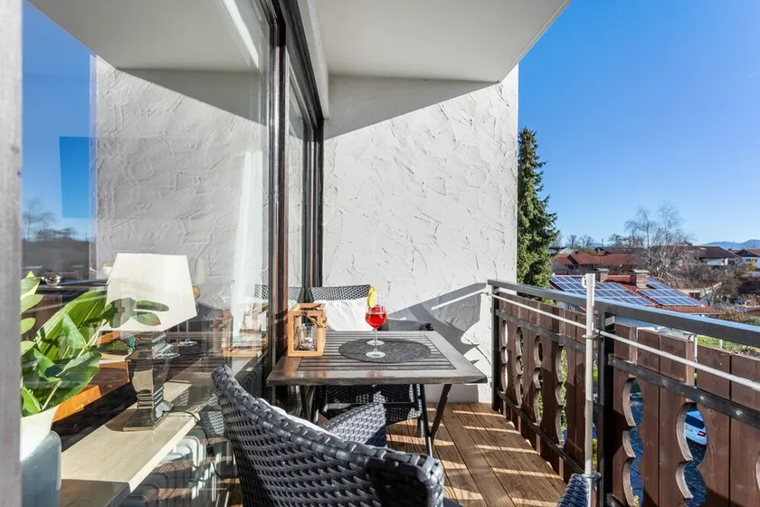 Modern Apartment \"Seebruck\" with Balcony & Wi-Fi - Image 1
