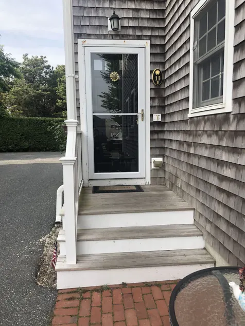 Nantucket’s Mid island condo  - Image 1