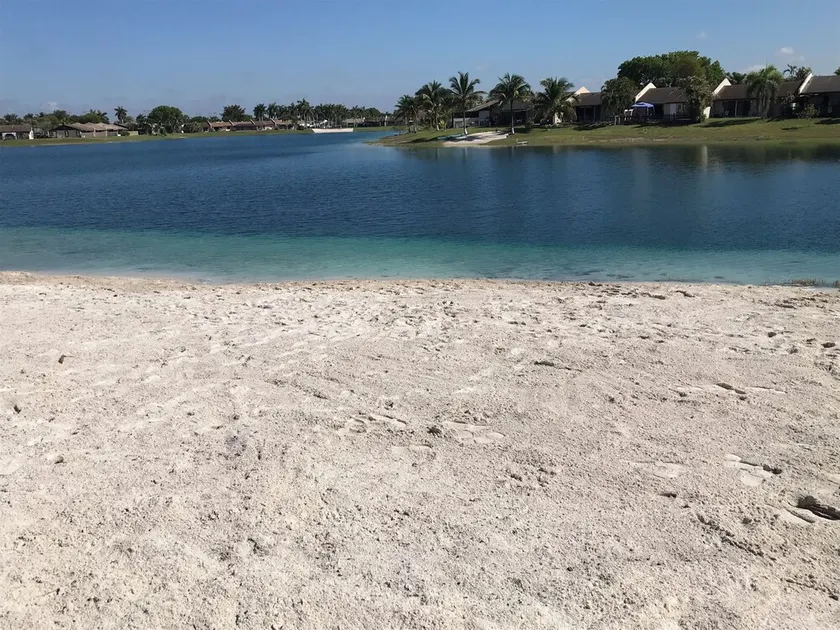 Lakeside Miami #1 *Superior Comfort* close to everything Kendall - Image 1