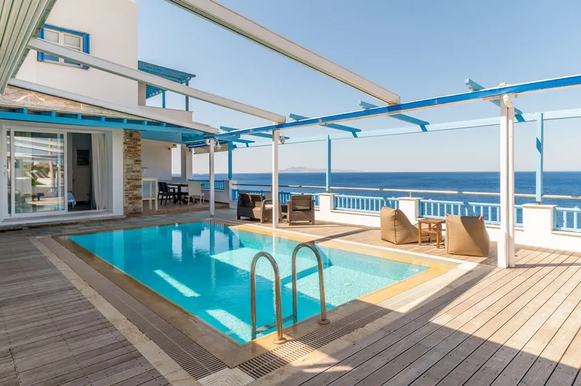 Villa \"Blue Waves View Andros\" con vista mare, piscina privata e Wi-Fi - Image 1