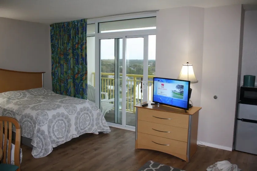 Profitez d'un magnifique studio avec vue sur l'océan et la ville au douzième étage avec kitchenette - Image 1