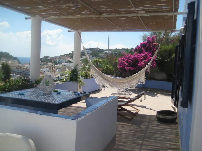 ITALIE - PONZA Villa avec grande terrasse équipée. Vue imprenable sur la mer - Image 1