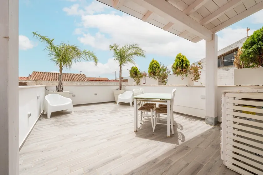 Apartamento 'Home 101' com vista para o mar, Wi-Fi e ar condicionado - Image 1