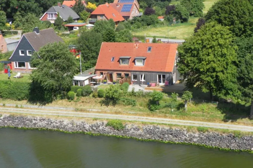 RED Holiday home on the Kiel Canal - Holiday home on the Kiel Canal - Image 1