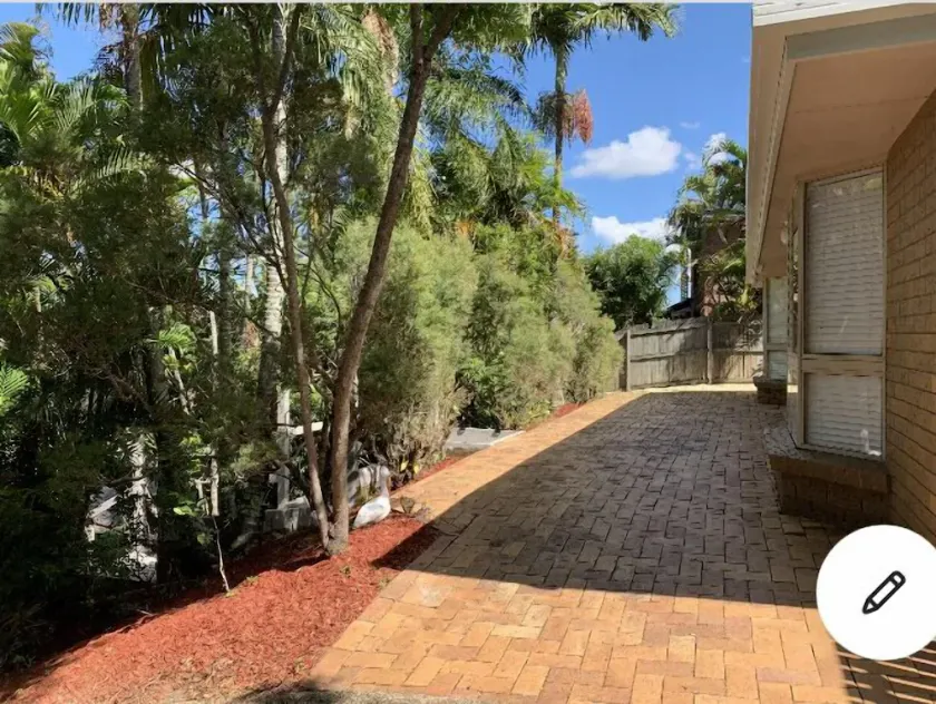 Perfect Family Retreat near CBD & Airport - Image 1