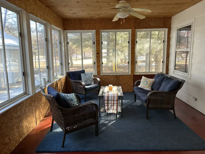 Cozy getaway near Castlerock Lake - Image 1