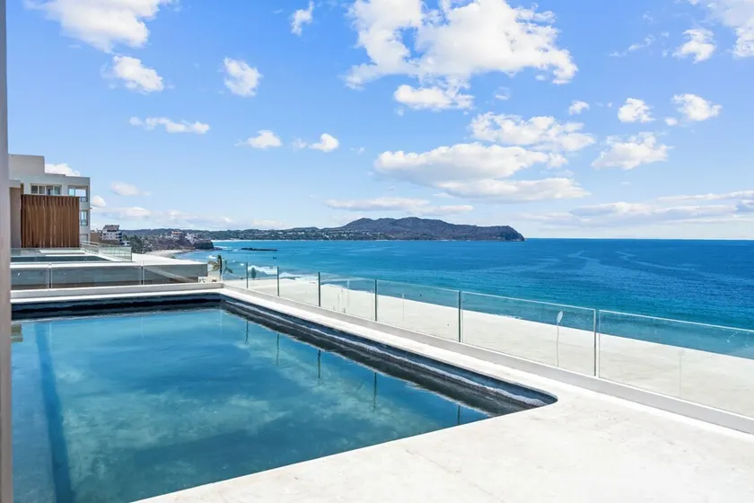 Oceanfront Apartments with Great Views - Image 1