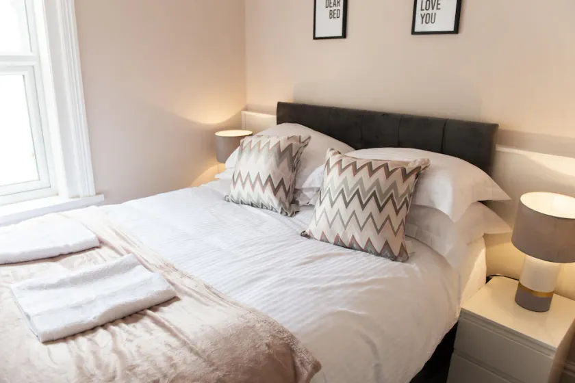 HIGHCLIFFE PEBBLE SUITE - 1 BED APT - BEACH FRONT CLEVELEYS - Image 1