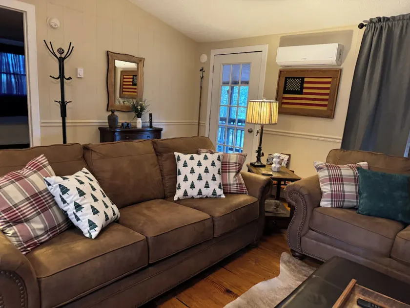 Whispering Pines Retreat in the Smokies - Image 1
