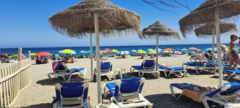 2 Bed Villa - Sleeps 5 - Private Pool & Garden - Image 1