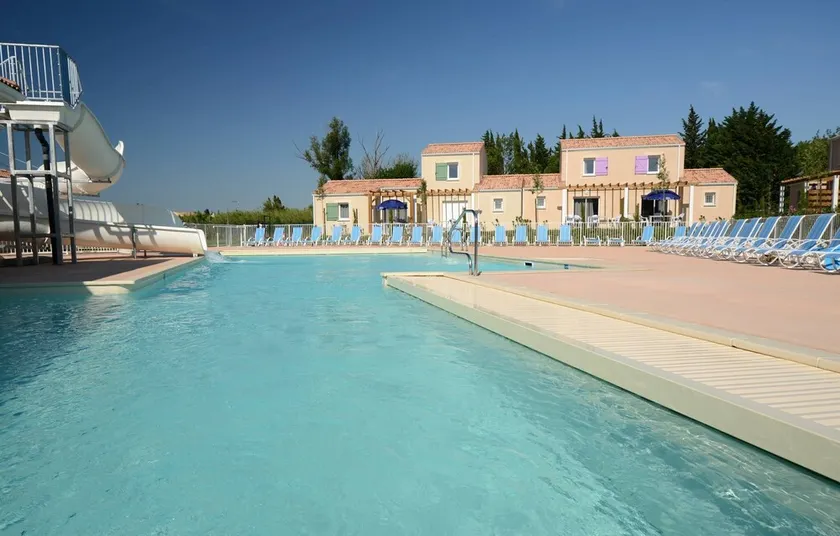 Appart Douillet | Piscine Extérieure avec Toboggan - Image 1