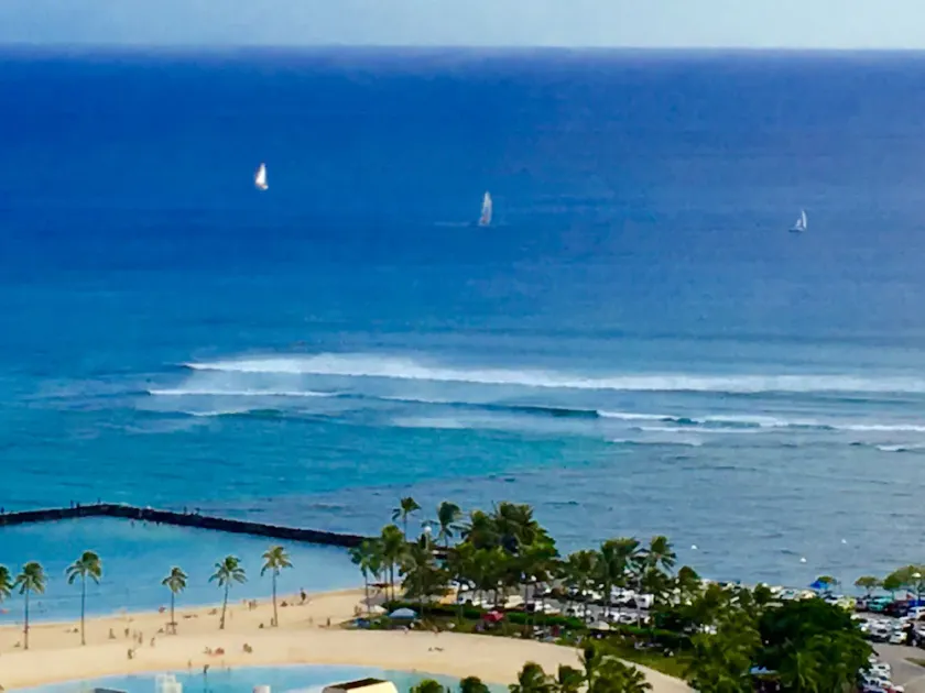 Waikiki Studio Steps to Beach-Mall Free Parking-WiFi - Image 1