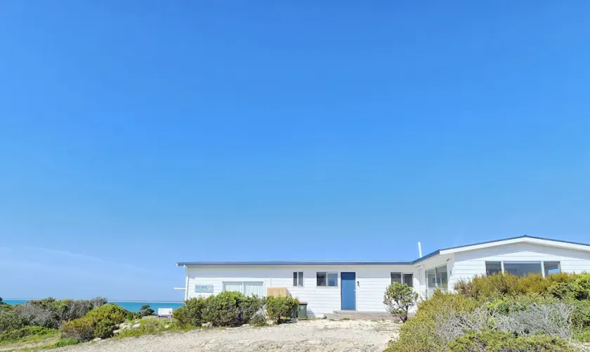 Kalimna - 360 degree ocean and marina views! - Image 1