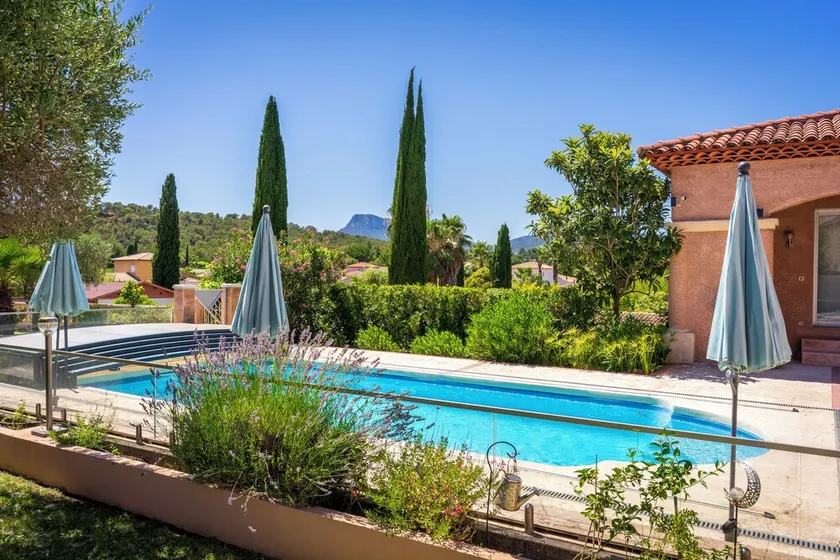 Villa Moniris – Lebensfreude in der Provence Côte d’Azur – Villa mit Pool - Image 1