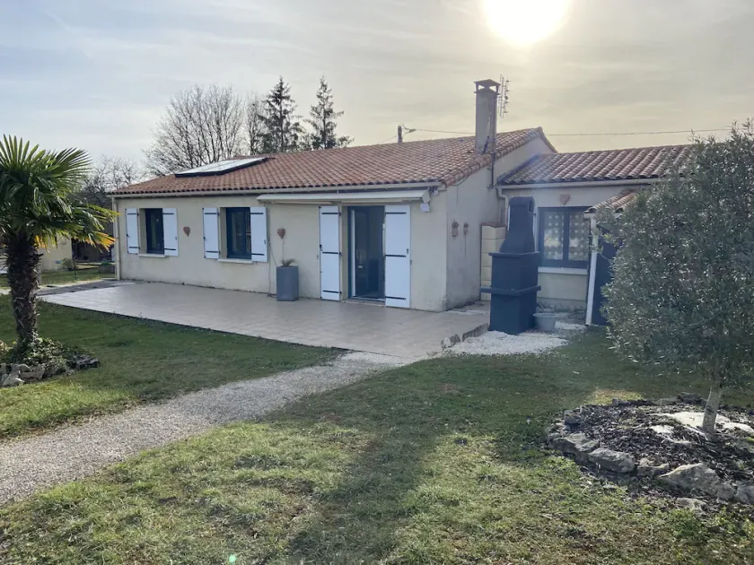 House with private pool, close to tourist attractions - Image 1