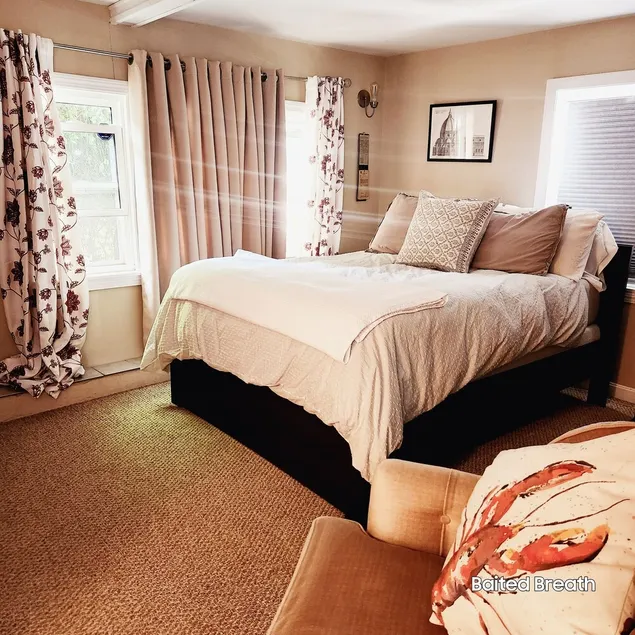 Beach, marina, restaurants! 1 bedroom, living room, bath with private entrance! - Image 1