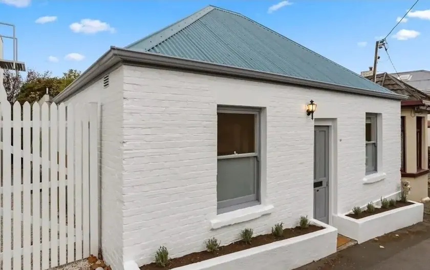 ‘Star Cottage’ historic, cosy and walking distance to CBD/Salamanca - Image 1
