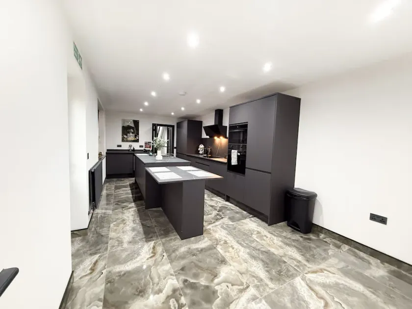 Santi House - Image 1