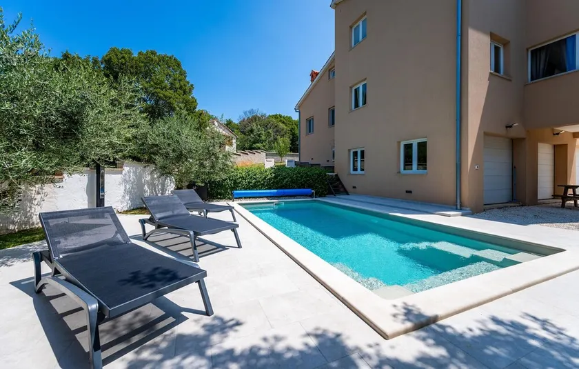 Awesome Apartment In Beloci - Image 1