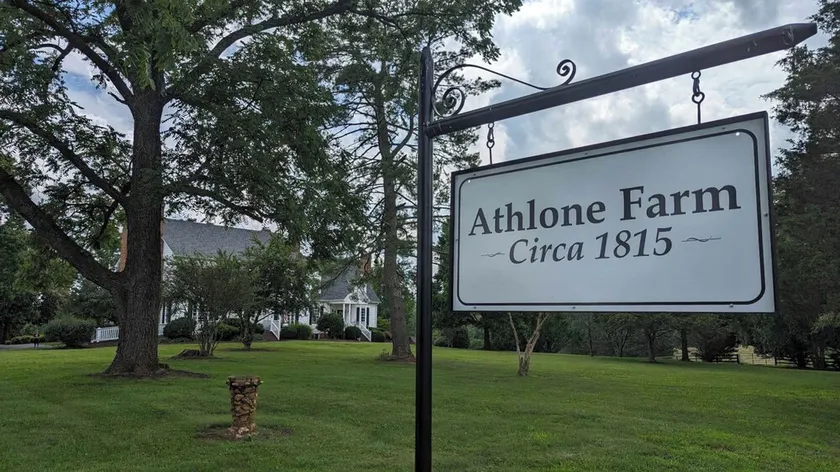 Athlone Farm: Spacious, Gorgeous Grounds, Historic Outbuildings, Summer Deals! - Image 1